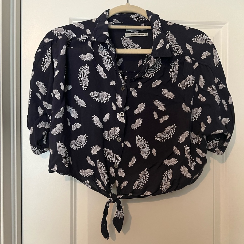 🦋Floral Button-Up Crop Top☀️